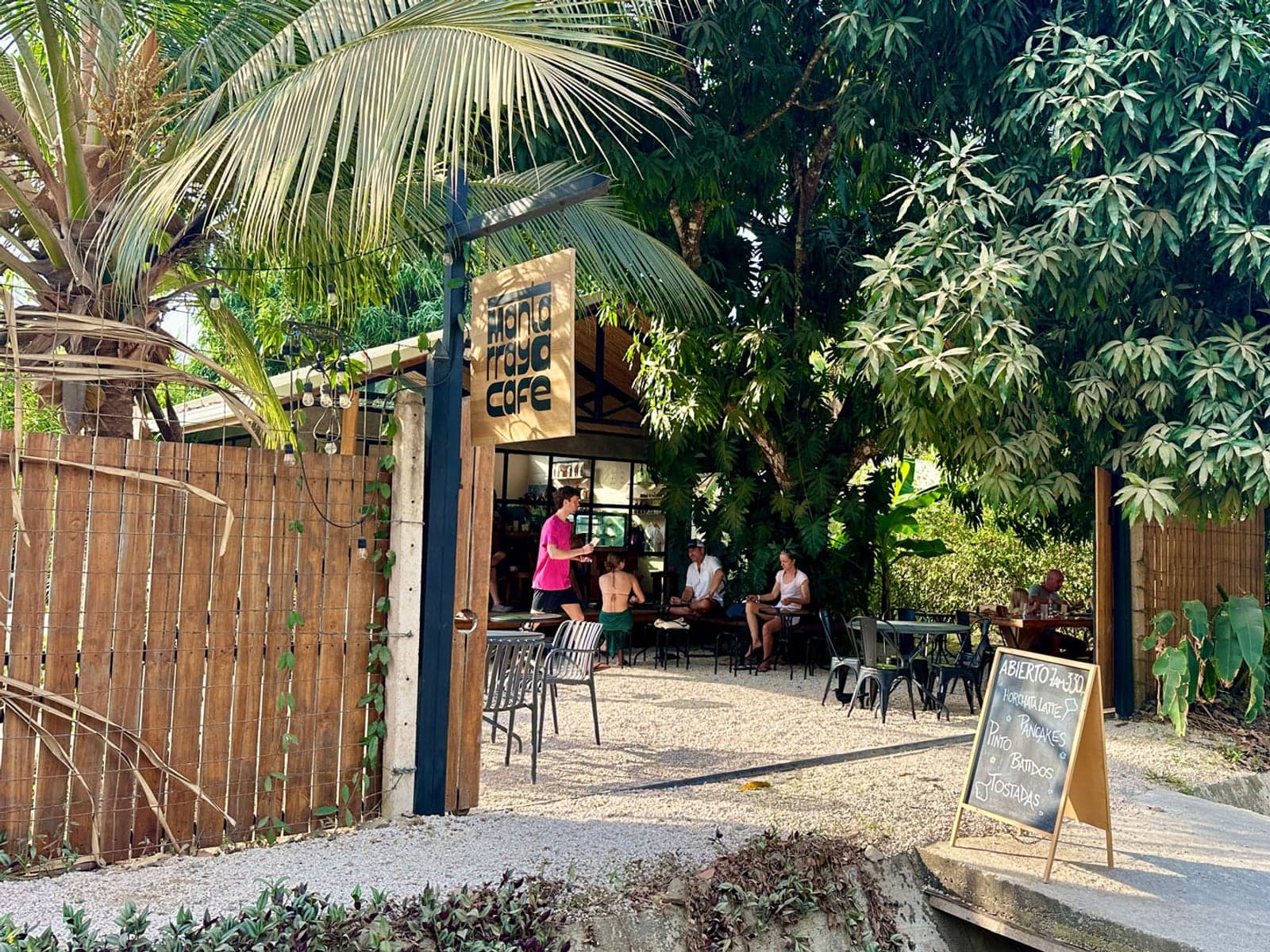 Mantaraya Café (Hermosa Beach), Beach breakfast · 10min north